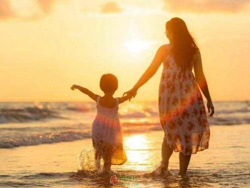 诉不完离愁别绪，书不尽母爱情深